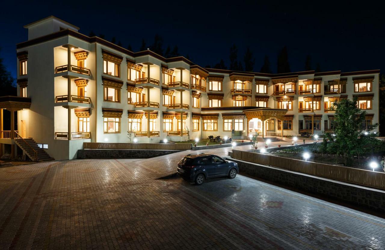 Hotel Leh Plaza Экстерьер фото