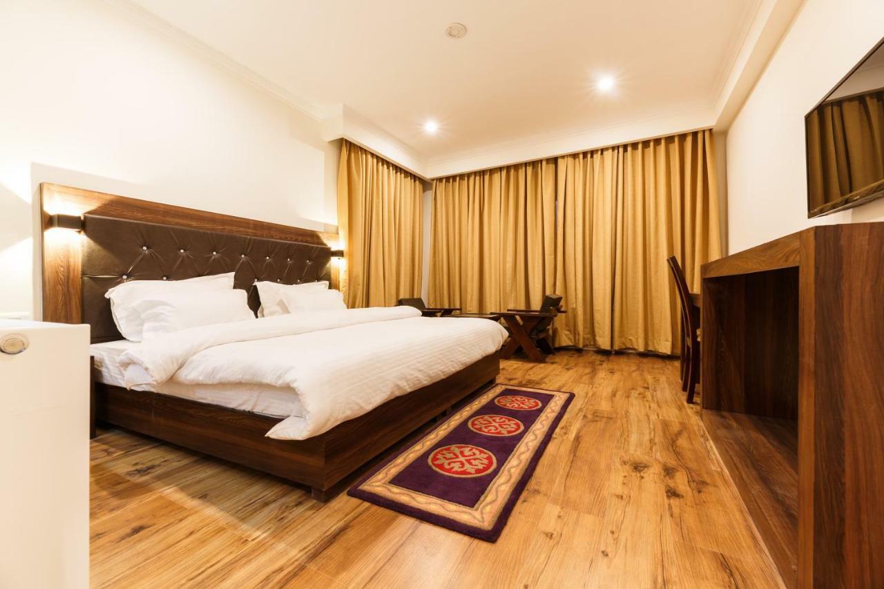 Hotel Leh Plaza Экстерьер фото