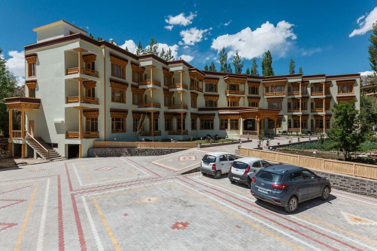 Hotel Leh Plaza Экстерьер фото